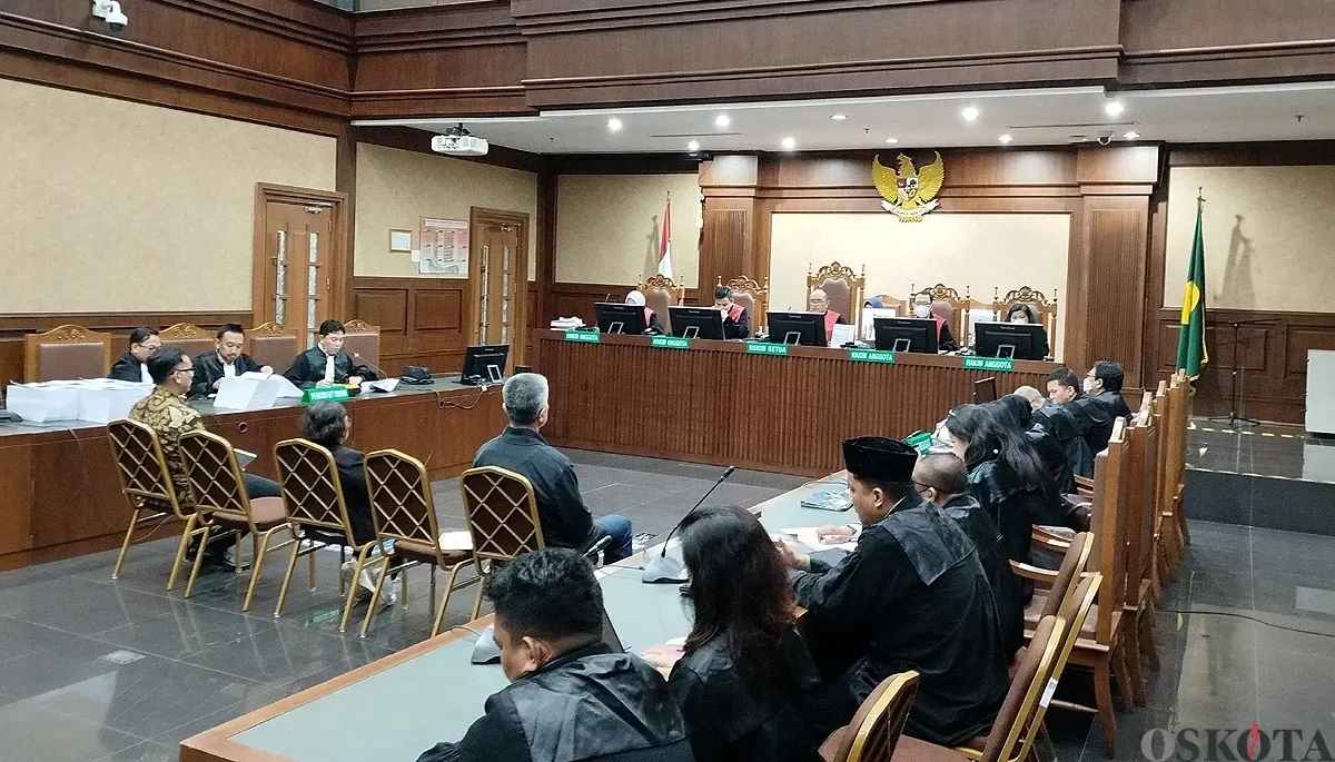 JPU KPK membacakan tuntutannya dalam sidang kasus korupsi LPEI di Pengadilan Tipikor Jakarta Pusat, Senin, 17 November 2025. (Sumber: POSKOTA | Foto: Ramot Sormin)
