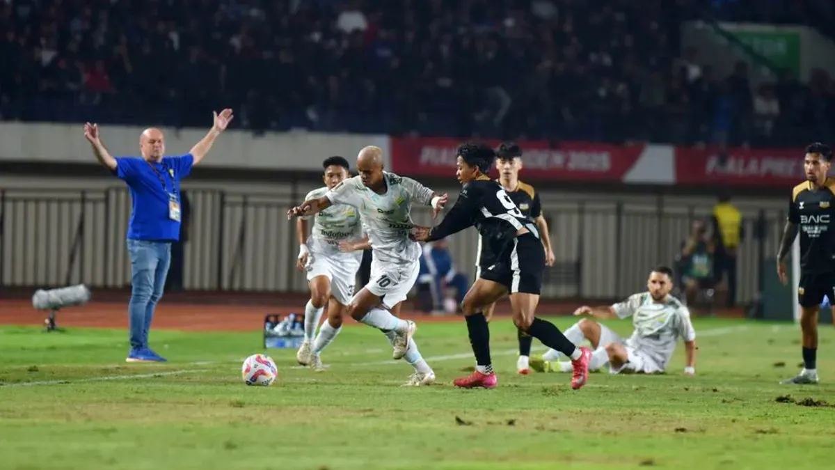 Potret pertandingan Persib Bandung vs Dewa United. (Sumber: Persib)