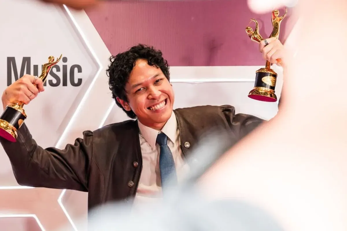 Baskara Putra - Hindia sabet 5 piala AMI Awards 2025. (Sumber: Instagram/@wordfangs)