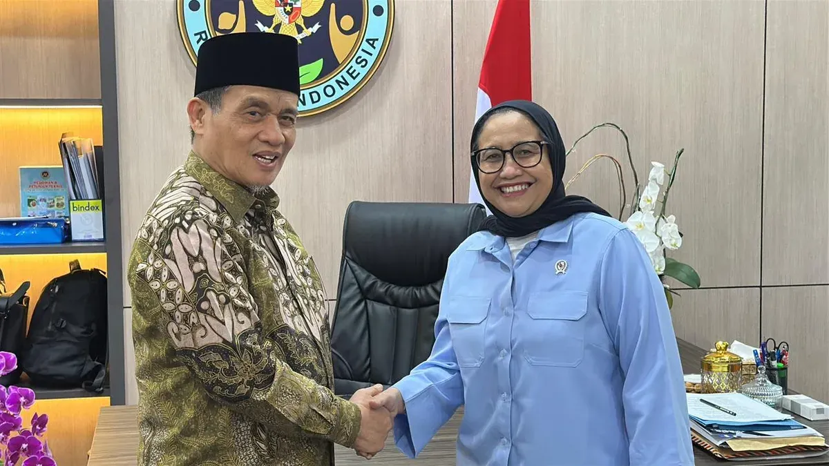 Wakil Kepala Badan Gizi Nasional (BGN) Nanik Sudaryati Deyang, menerima kunjungan Wakil Menteri Agama, Romo Muhammad Syafi’i, di Kantor BGN. (Sumber: Biro Hukum dan Humas Badan Gizi Nasional)