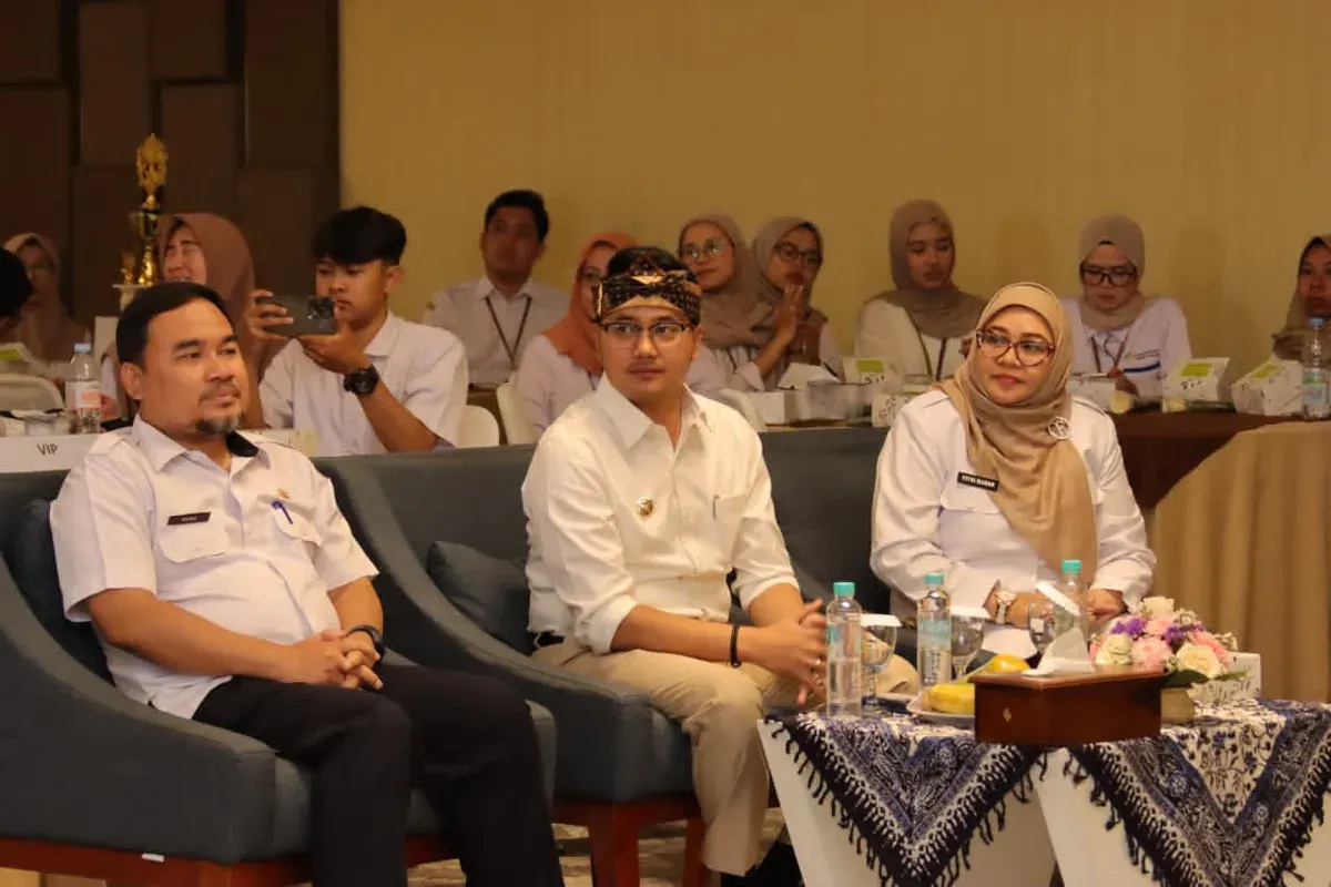 Wakil Wali Kota Cimahi, Adhitiya Yudisthira saat Festival Social Studies SSK Tingkat Kota Cimahi 2025 di Ballroom MPP Kota Cimahi, Rabu, 19 November 2025. (Sumber: Dok. Istimewa)
