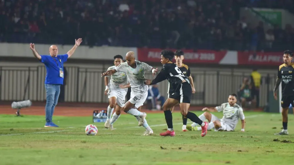 Potret pertandingan Persib Bandung vs Dewa United. (Sumber: Persib)