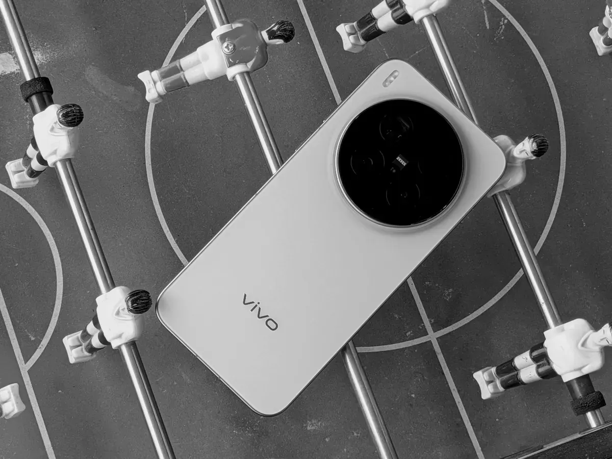 HP Vivo X300 Series resmi meluncur di Indonesia pada Kamis, 20 November 2025. (Sumber: X/@baxiabhishek)