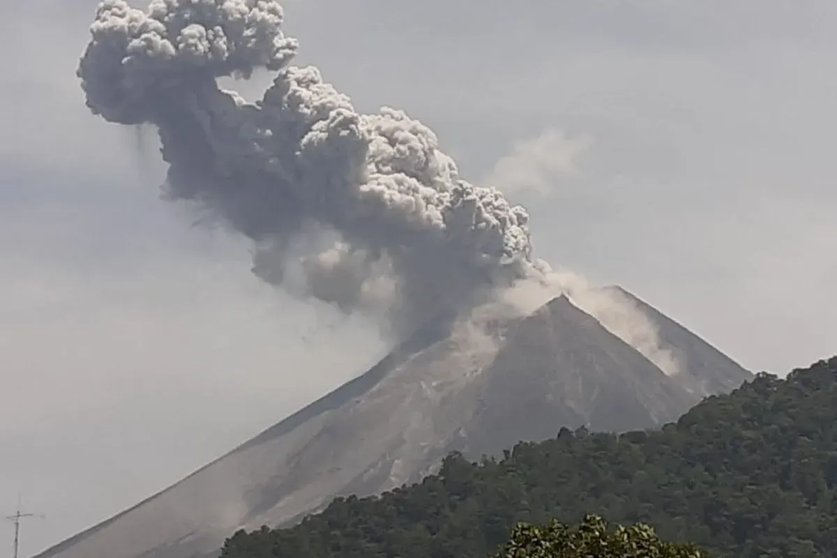 Ilustrasi erupsi Gunung Merapi. (Sumber: esdm.go.id)