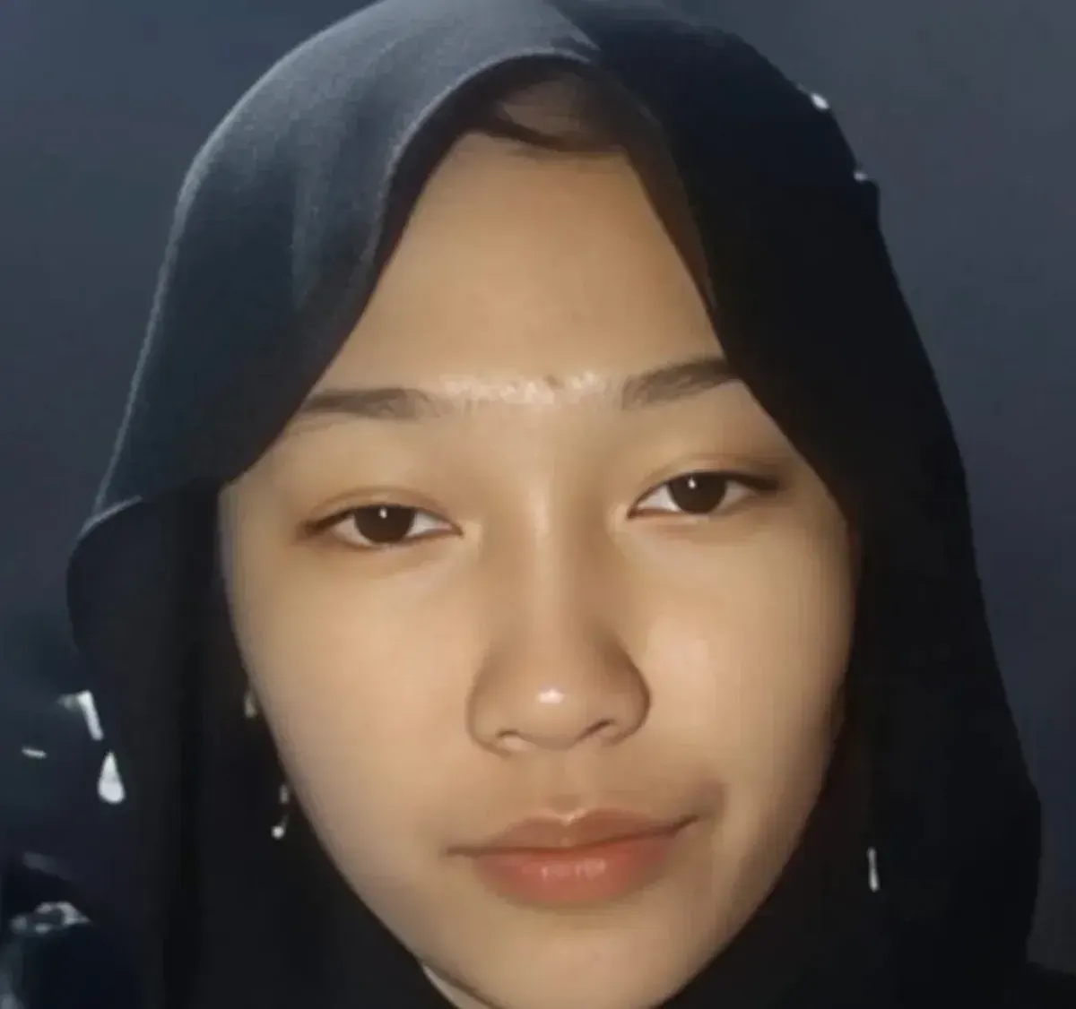 Wanita tanpa busana melecehkan Al Quran dengan meludah dan mempelesetkan bacaan dengan kata kotor. (Sumber: Instagram @cat_warrior_indon dan dhemith_is back)