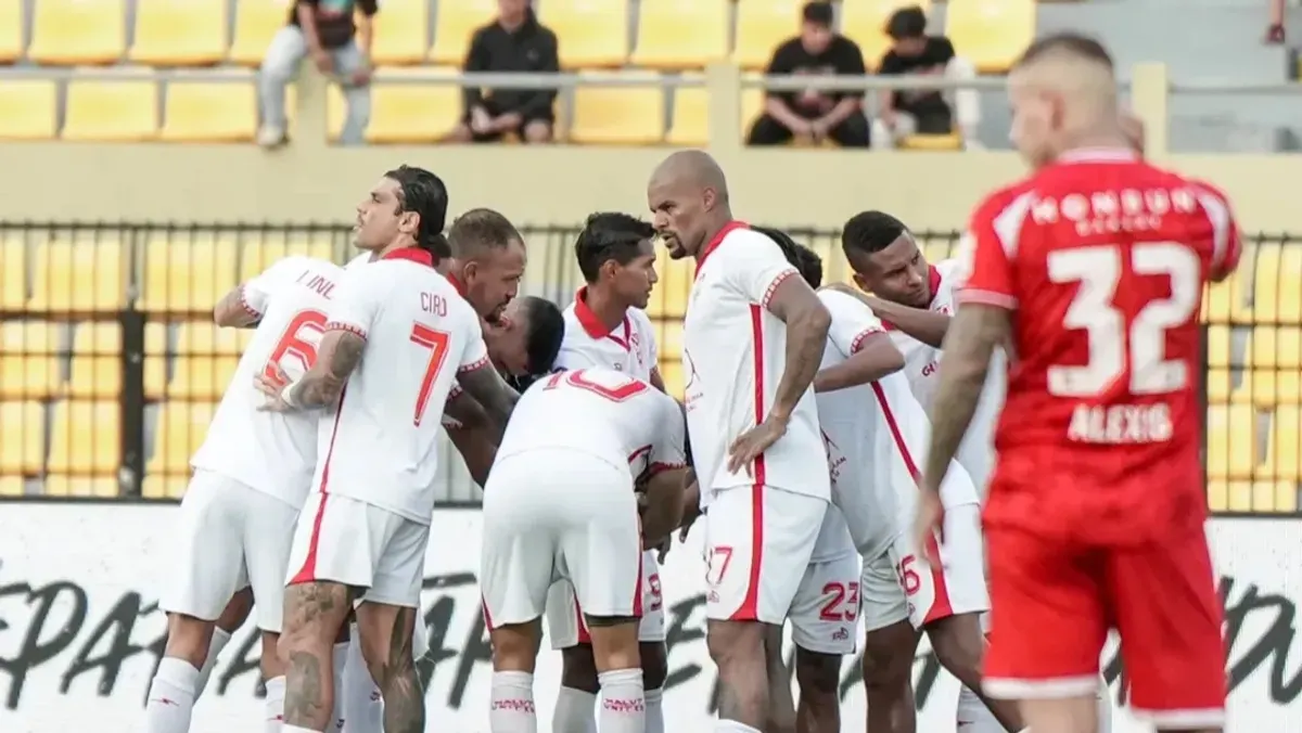 Pemain Malut United saat berlaga di Super League 2025/2026. (Sumber: Instagram/@malutunitedfc)