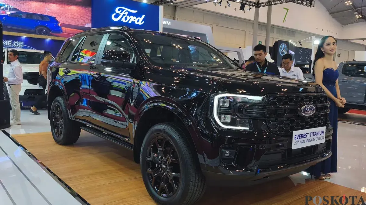 Mobil Next-Gen Ford Everest Titanium 25th Anniversary Edition dipamerkan dalam GJAW 2025 di ICE BSD City, Kabupaten Tangerang. (Sumber: Poskota/Erwan Hartawan)