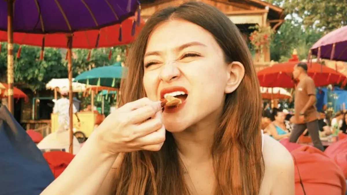 Potret Nathalie Holscher yang kini telah melepas hijab dan kembali menjadi DJ. (Sumber: Instagram/ @nathalieholscher)