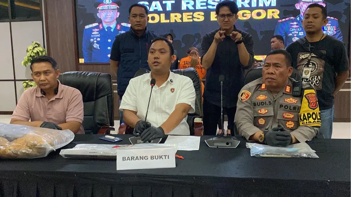 Polres Bogor menggelar jumpa pers pembunuhan wanita di Kampung Cipari, Desa Cisarua, Kecamatan Cisarua, Kabupaten Bogor. (Sumber: Dok. Istimewa)