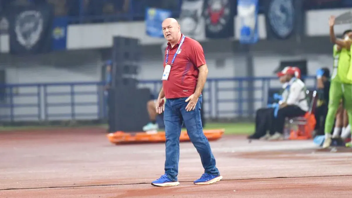 Potret pelatih Persib Bandung, Bojan Hodak yang menyatakan siap menghadapi tantangan Lion City Sailors di ajang ACL Two. (Sumber: Persib)