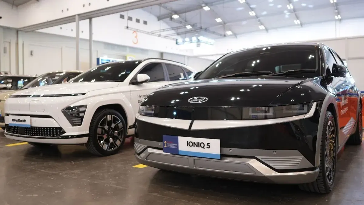 Hyundai tampil di GJAW 2025 dengan rangkaian mobil terbaru, area test drive, dan program pembelian eksklusif yang memudahkan konsumen memiliki kendaraan impian. (Sumber: Dok. Hyundai)