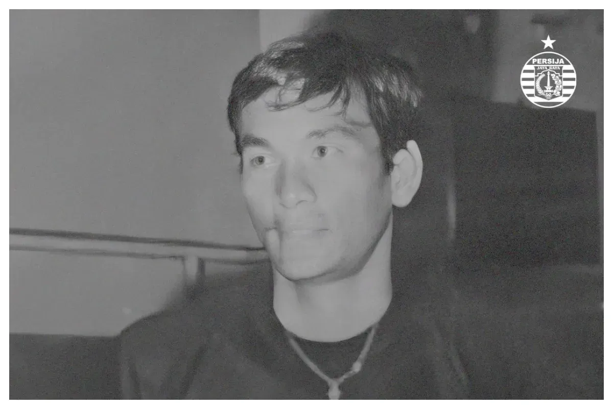Mantan kiper legendaris Timnas Indonesia, Ronny Pasla, meninggal dunia pada Senin, 24 November 2025 dini hari di Jakarta. (Sumber: X/@Persija_Jkt)