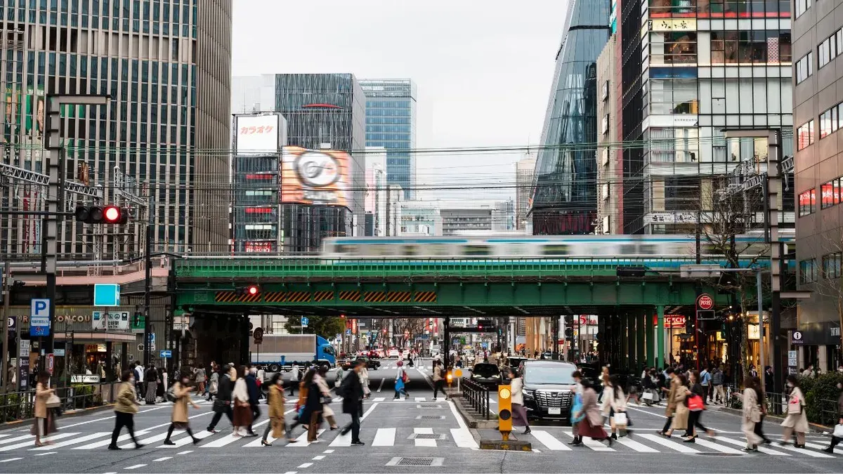 Barang bawaan untuk berlibur ke Tokyo, Jepang. (Sumber: Freepik)
