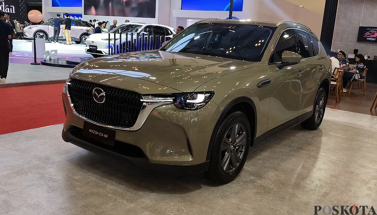 Mazda menghadirkan berbagai line-up mobilnya untuk pengunjung GJAW 2025. (Sumber: POSKOTA | Foto: Erwan Hartawan)