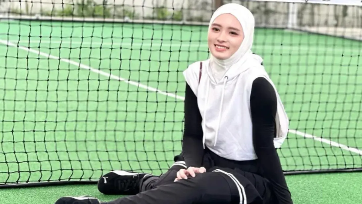 Potret Inara Rusli yang dilaporkan ke polisi oleh Wardatina Mawa atas dugaan perselingkuhan dan perzinaan. (Sumber: Instagram/@mommy_starla)