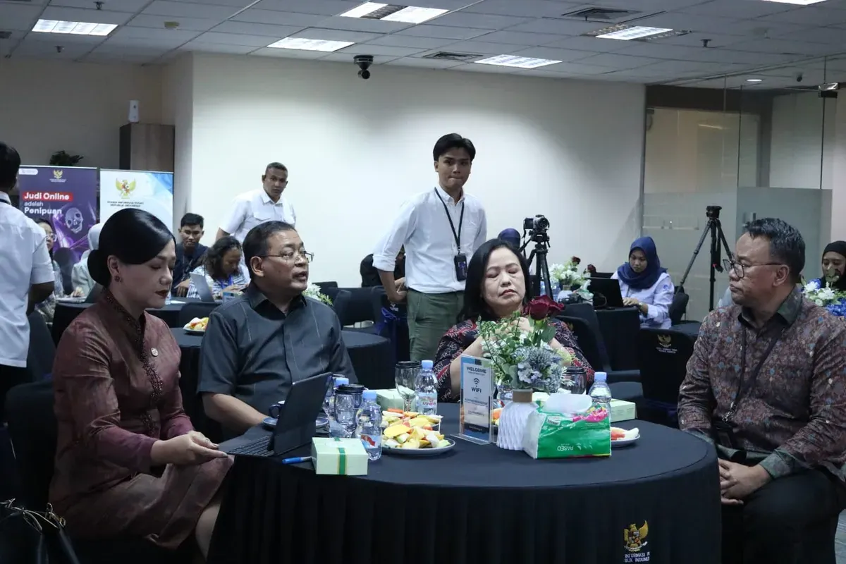 KI Pusat bersama OJK membahas upaya pencegahan penipuan finansial digital dalam sebuah Pers Briefing pada Senin, 24 Agustus 2025. (Sumber: Istimewa)