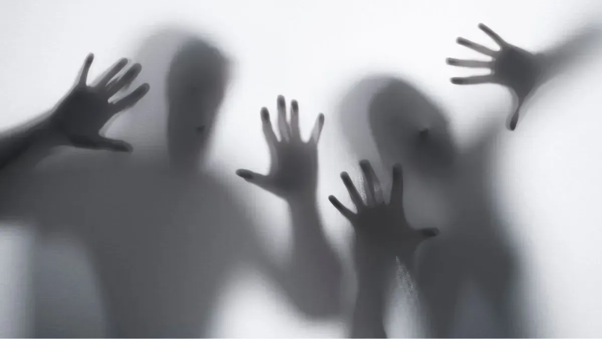 Ilustrasi seorang sopir taksi online melakukan rudapaksa kepada penumpang. (Sumber: Freepik)