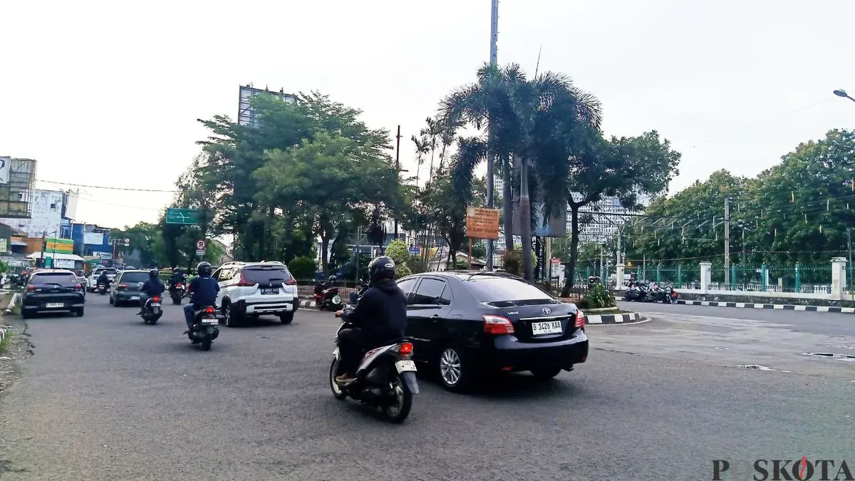 Lokasi Jl. Ir H Juanda dekat Stasiun Kota Bekasi akan ditutup pekan ini, Jumat, 28 November 2025. (Sumber: Poskota/Nurpini Aulia Rapika)