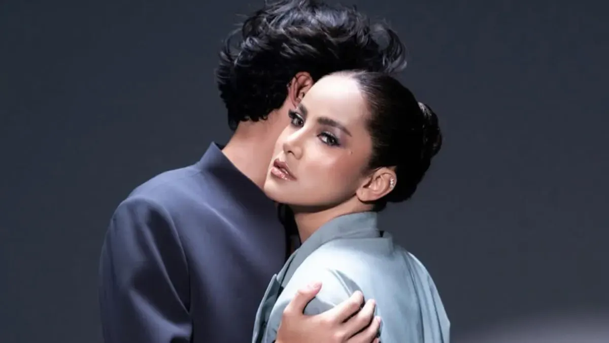 Potret Tristan Molina bersama Olla Ramlan saat berfoto di studio. (Sumber: Instagram/@ollaramlan)