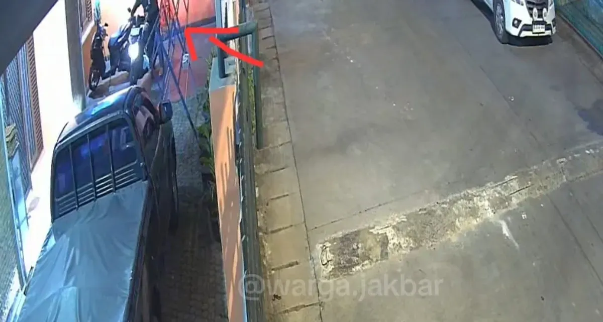 Aksi pencurian motor di kawasan Kebon Jeruk, Jakarta Barat. (Sumber: Istimewa)