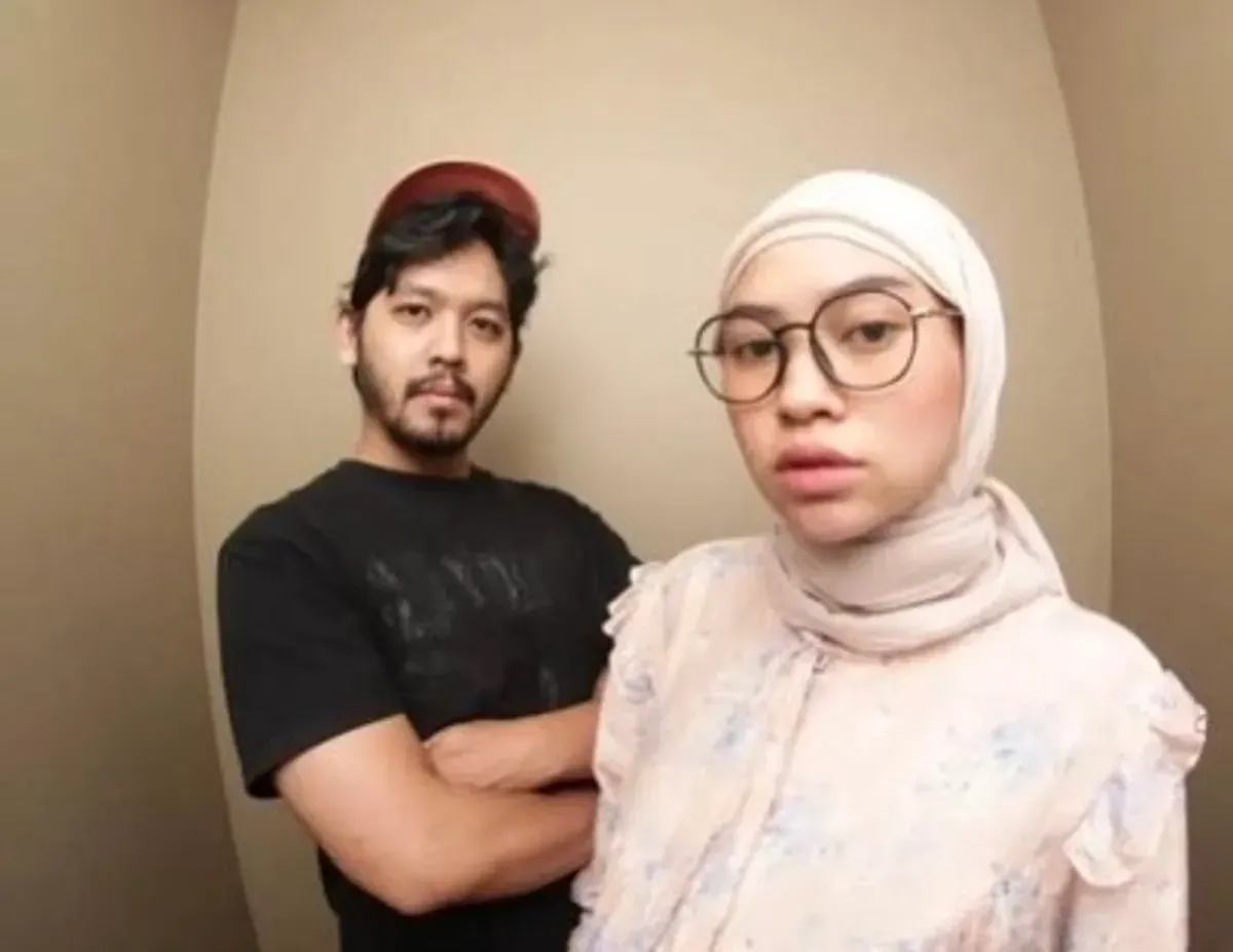 Anita Dewi seorang penumpang KRL yang dihujat netizen karena kehilangan Tumbler berujung pemecatan petugas PT KAI (Sumber: X/@billllliiee)