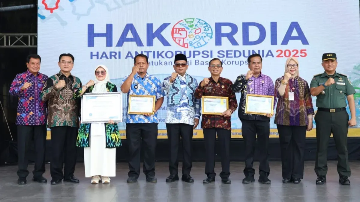 Bupati Tangerang, Maesyal Rasyid saat menghadiri Peringatan Hakordia Tingkat Provinsi Banten di di Alun-alun Kecamatan Balaraja, Kamis, 27 November 2025. (Sumber: Dok. Pemkab Tangerang)