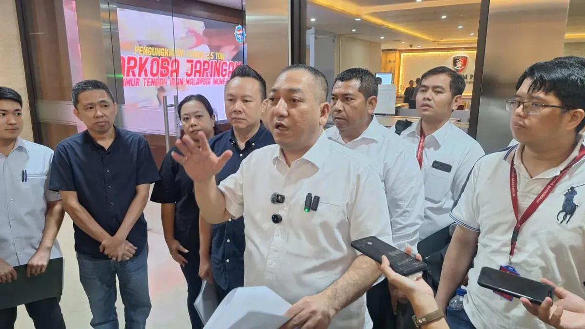 Kuasa Hukum Irman, Krina Mukti yang melaporkan Mirae Sekuritas ke Bareskrim Polri. (Sumber: Poskota/Bilal Nugraha Ginanjar)