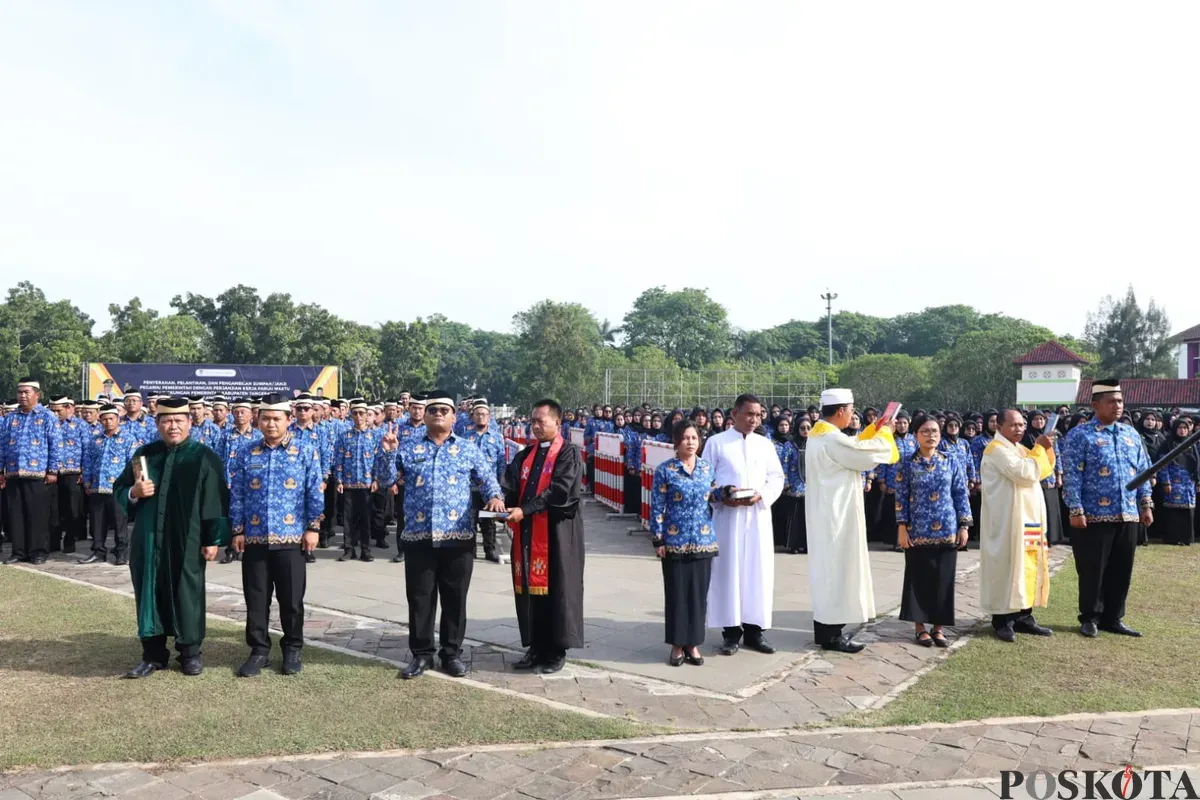 Pelantikan dan pengambilan sumpah P3K lingkup Pemkab Tangerang. (Sumber: Poskota/Veronica Prasetio)