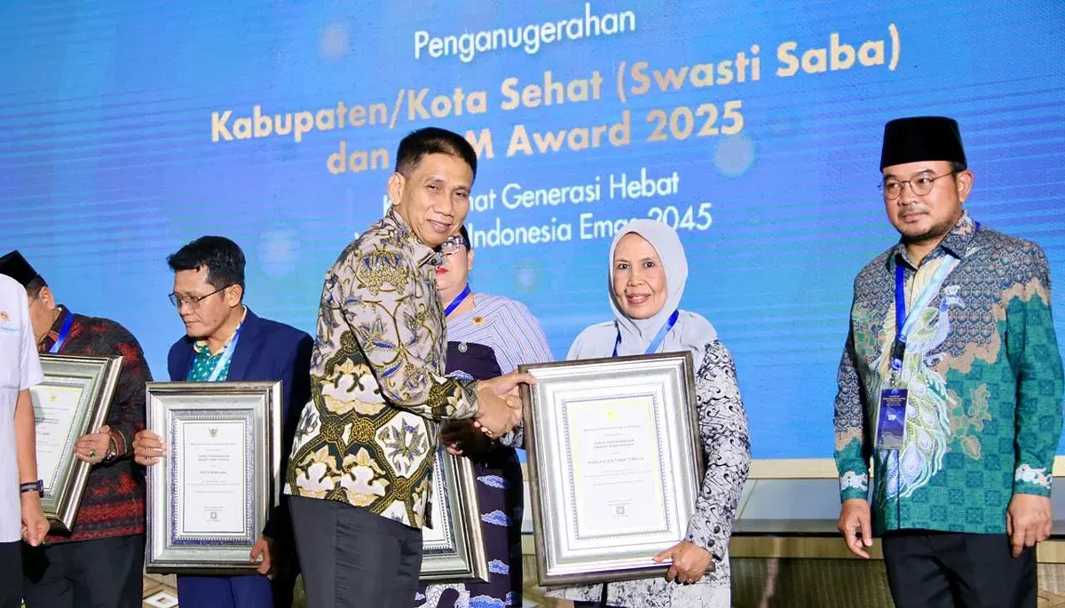 Wamendagri, Akhmad Wiyagus, saat menghadiri anugerah Penghargaan KKS Swasti Saba dan STBM Award Tahun 2025, Jumat, 28 November 2025. (Sumber: Dok. Puspen Kemendagri)