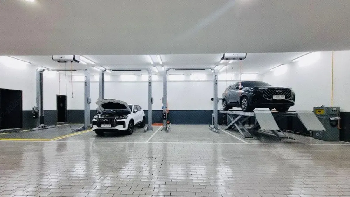 Chery menyediakan layanan 24 jam dan fasilitas khusus bagi mobil konsumen di wilayah terdampak banjir Sumatera. (Sumber: Dok. Chery)