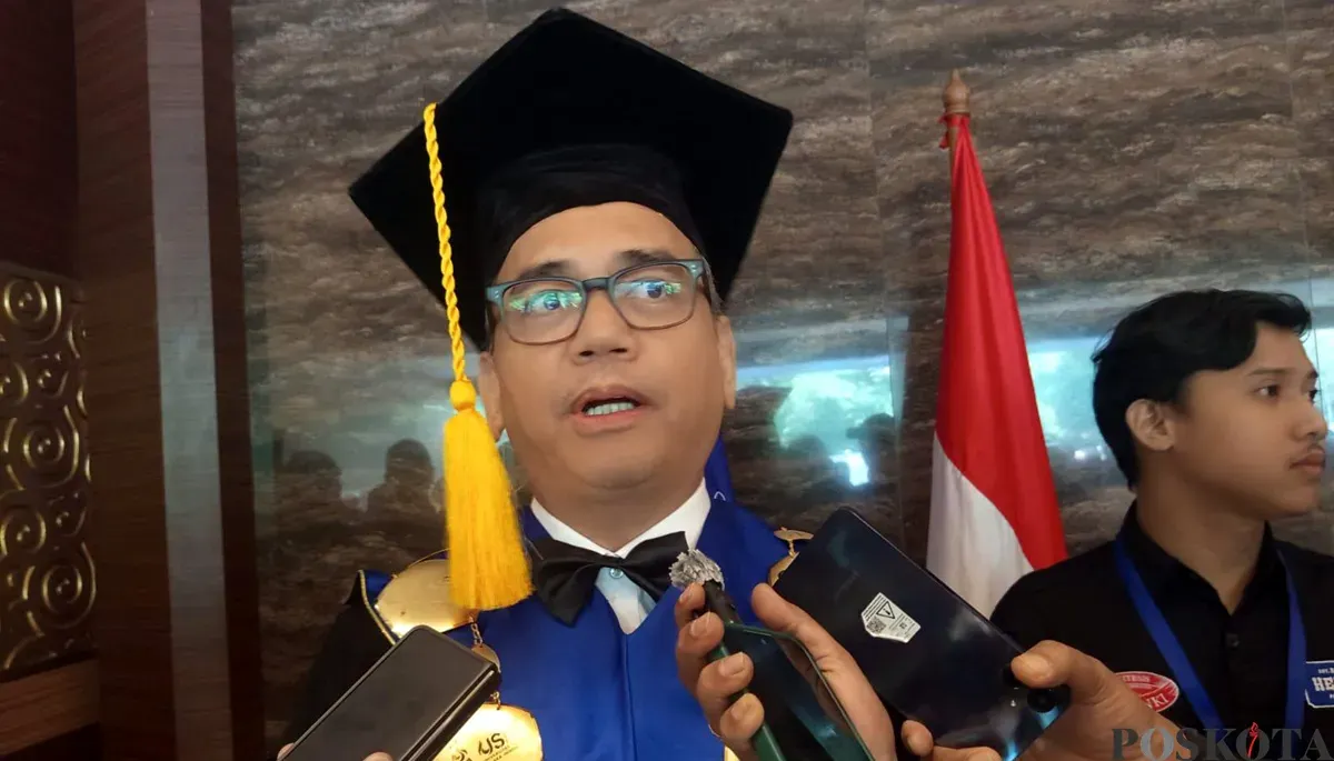 Rektor Universitas Satya Negara Indonesia (USNI), Sihar Sitorus. (Sumber: POSKOTA | Foto: Pandi Ramedhan)