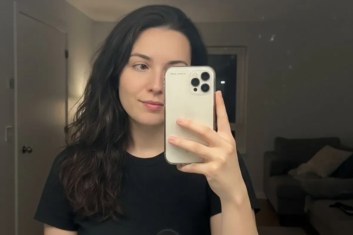Prompt Gemini AI untuk mirror selfie estetik (Sumber: Gemini AI)