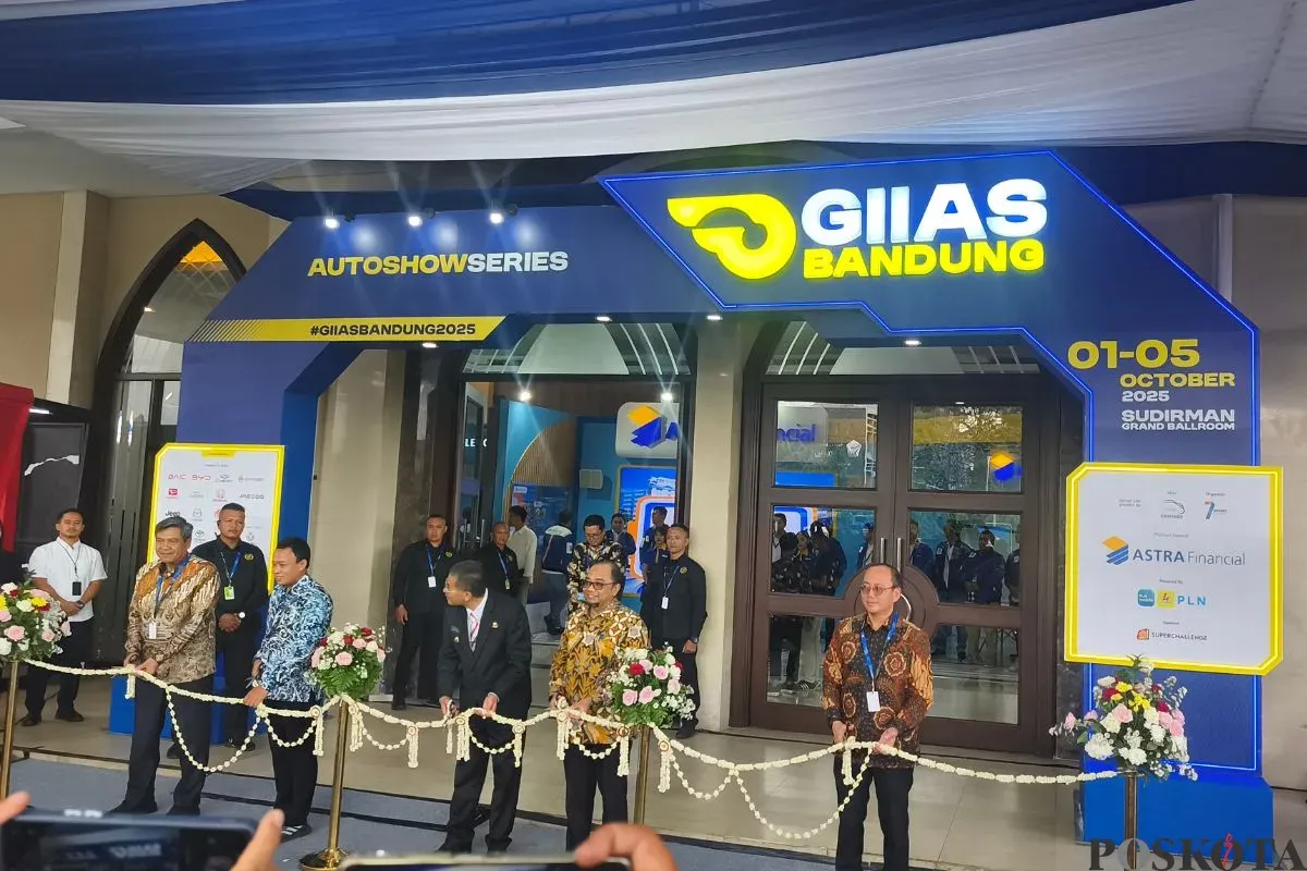 GIIAS Bandung 2025 resmi dibuka di Sudirman Grand Ballroom, Kota Bandung, Rabu, 1 Oktober 2025. (Sumber: Poskota/Erwan Hartawan)