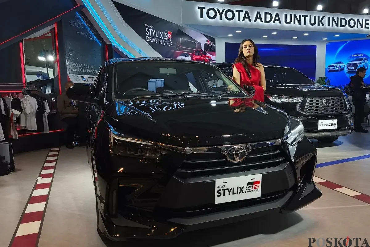 Toyota membawa beberapa model mobil di GIIAS Bandung 2025, Dungus Cariang, Andir, Kota Bandung, Rabu, 1 Oktober 2025. (Sumber: Poskota/Erwan Hartawan)