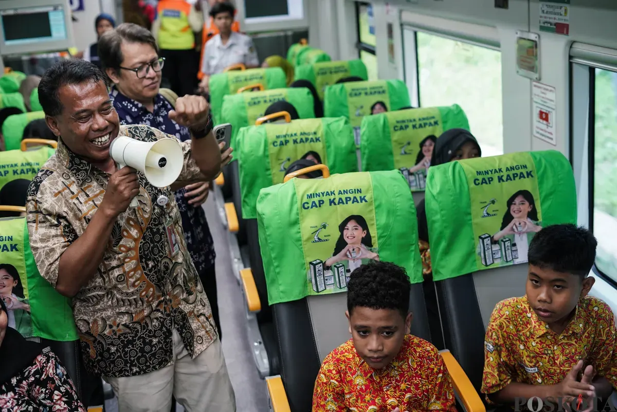 Sejumlah siswa sekolah dasar (SD) mengikuti kegiatan sosialisasi dan edukasi program C-Taditur (study tour) di Stasiun BNI City, Jakarta, Kamis, 2 Oktober 2025. (Sumber: Poskota/Bilal Nugraha Ginanjar)