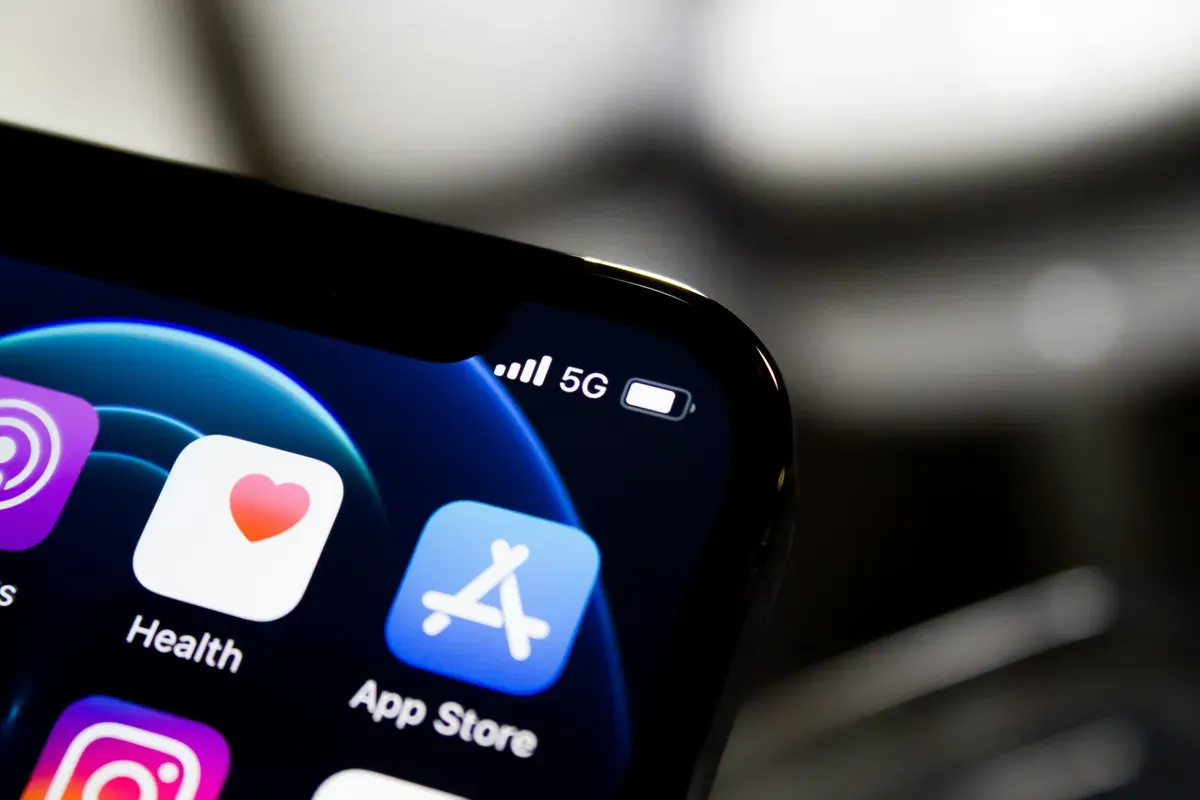 Rekomendasi 5 Smartphone yang Sudah 5G Tahun 2025 (Sumber: Unsplash/James Yarema)