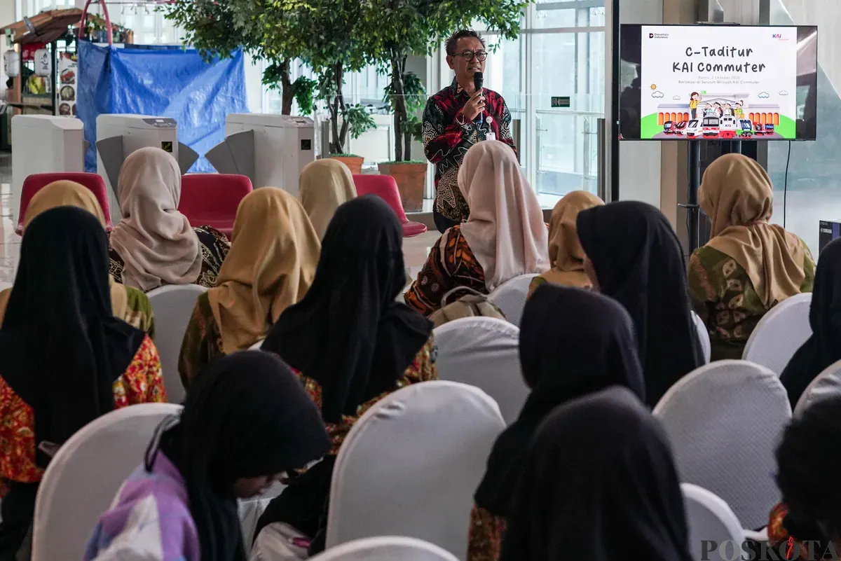 Sejumlah siswa sekolah dasar (SD) mengikuti kegiatan sosialisasi dan edukasi program C-Taditur (study tour) di Stasiun BNI City, Jakarta, Kamis, 2 Oktober 2025. (Sumber: Poskota/Bilal Nugraha Ginanjar)