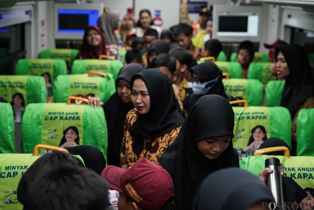 Sejumlah siswa sekolah dasar (SD) mengikuti kegiatan sosialisasi dan edukasi program C-Taditur (study tour) di Stasiun BNI City, Jakarta, Kamis, 2 Oktober 2025. (Sumber: Poskota/Bilal Nugraha Ginanjar)