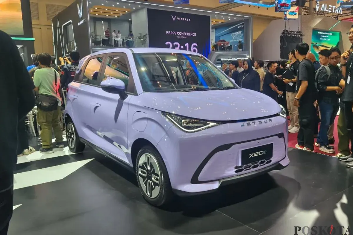 Mobil listrik Jetour X20e sempat melantai di GIIAS 2025, Kelurahan Dungus Cariang, Kecamatan Andir, Kota Bandung. (Sumber: Poskota/Erwan Hartawan)