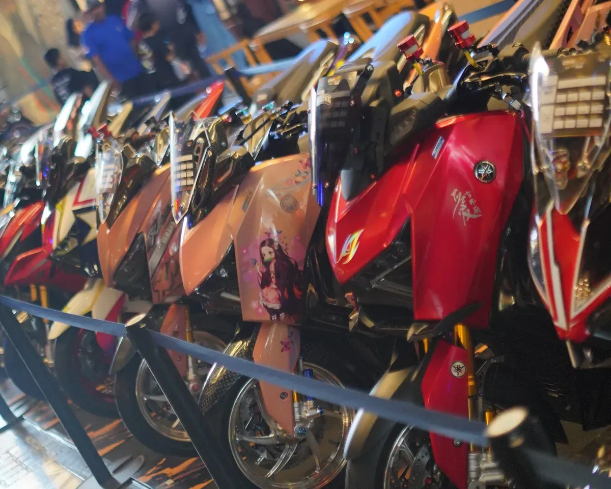 CustoMAXi Yamaha 2025 sambangi Makassar dengan semarak modifikasi motor, ratusan peserta Sunmori, hingga pengumuman pemenang. (Sumber: Yamaha)