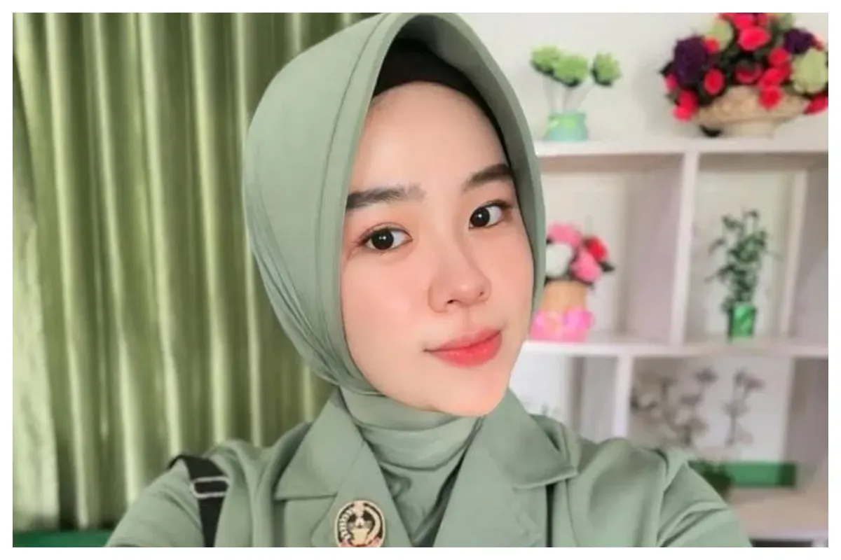 Sosok Hilda Pricillya mendadak jadi buah bibir setelah diduga terlibat dalam skandal perselingkuhan dengan anggota TNI aktif, yakni Pratu Risal. (Sumber: X/@Candj09)