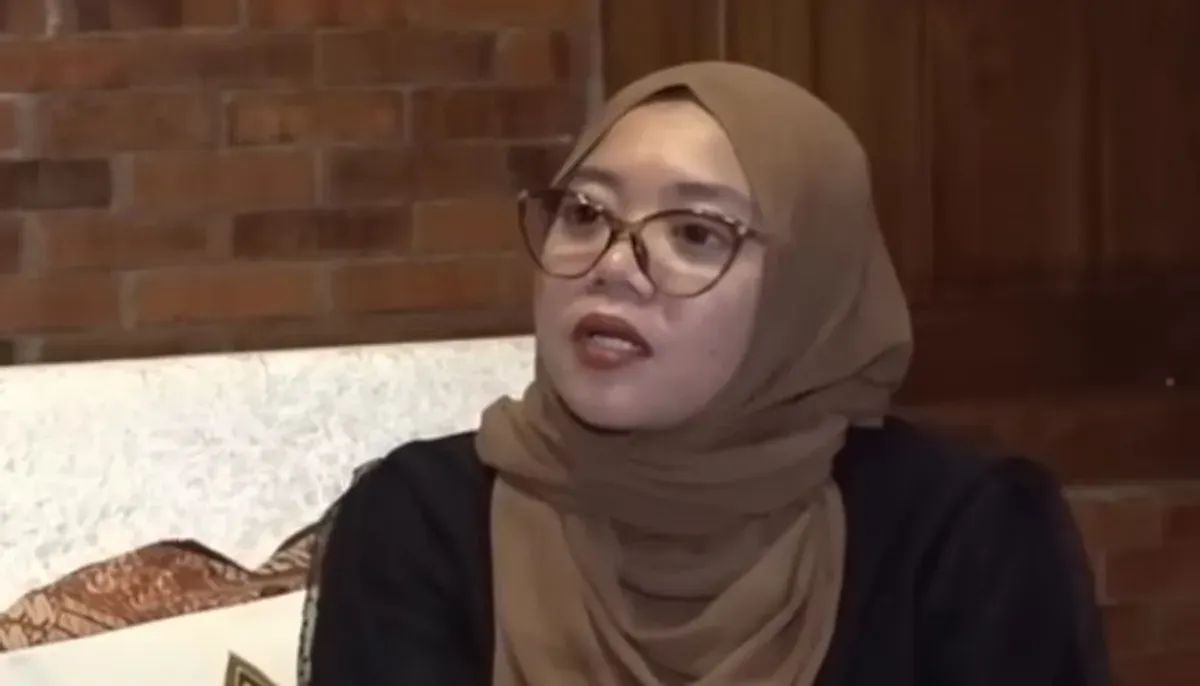 Nurul Sahara yang kini disebut sebagai LC di tengah konflik dengan Yai Mim. (Sumber: YouTube/Kang Dedi Mulyadi)