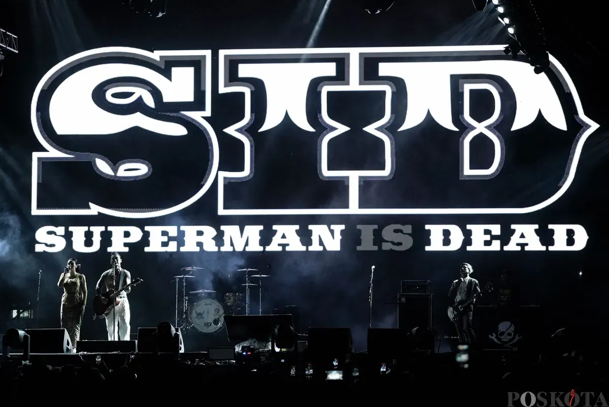 Grup musik Superman Is Dead meramaikan Synchronize Fest 2025 di Gambir Expo Kemayoran, Jakarta, Minggu, 5 Oktober 2025. (Sumber: Poskota/Bilal Nugraha Ginanjar)