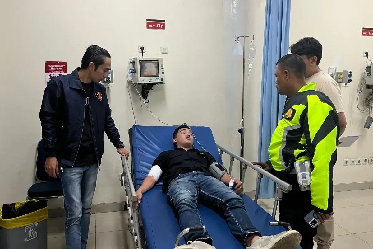 Seorang anggota kepolisian dibacok pemuda diduga hendak tawuran di wilayah Bogor Utara, Kota Bogor. (Sumber: Dok. Polsek Bogor Utara)