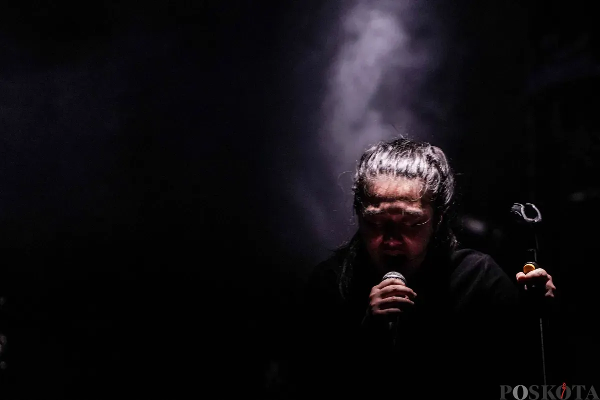 Sejumlah grup musik dan musisi tampil pada Riffmeister : The Legacy of Ricky Siahaan di Synchronize Fest 2025, Gambir Expo Kemayoran, Jakarta, Minggu, 5 Oktober 2025. (Sumber: Poskota/Bilal Nugraha Ginanjar)