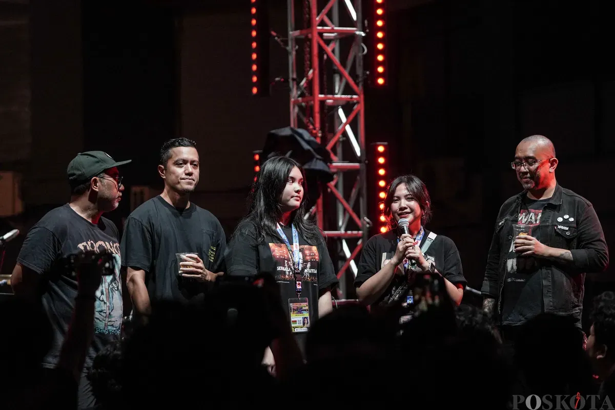 Sejumlah grup musik dan musisi tampil pada Riffmeister : The Legacy of Ricky Siahaan di Synchronize Fest 2025, Gambir Expo Kemayoran, Jakarta, Minggu, 5 Oktober 2025. (Sumber: Poskota/Bilal Nugraha Ginanjar)