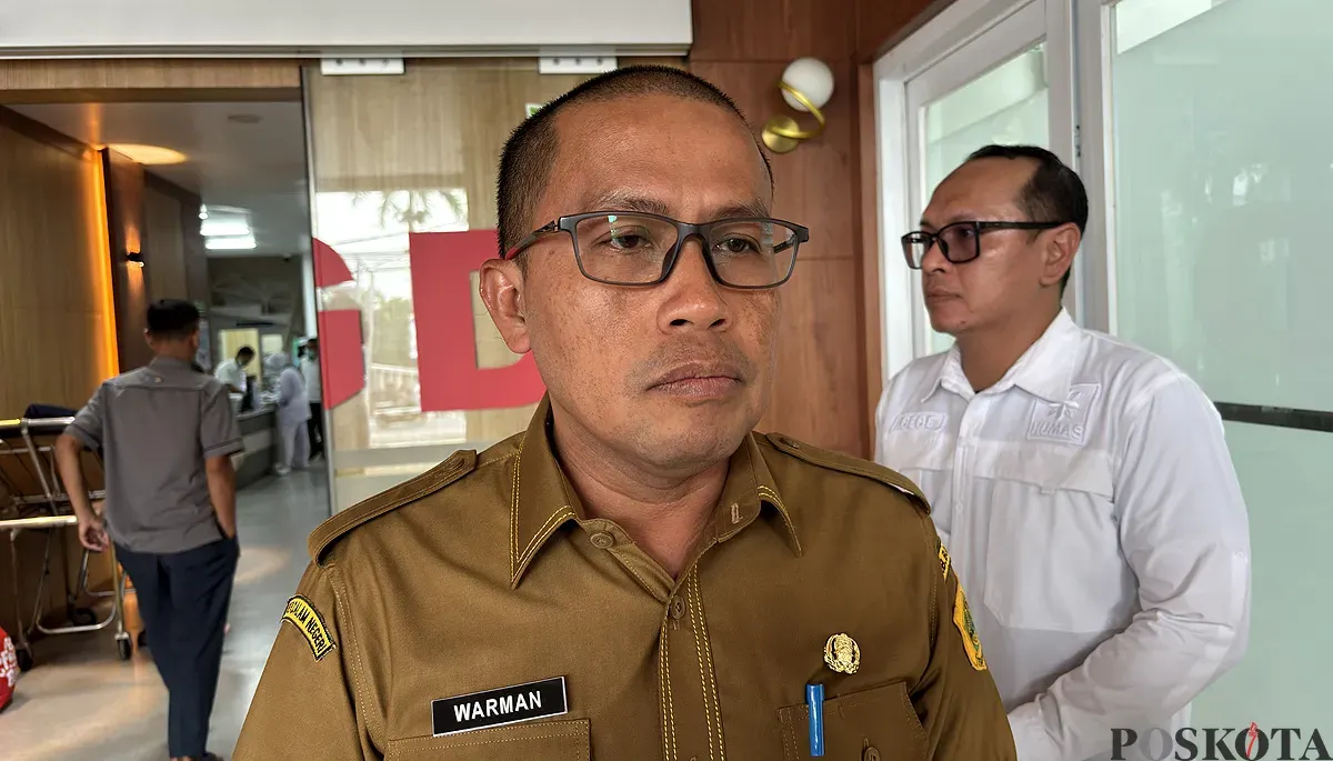 Wakil Direktur Administrasi RSUD Bakti Pajajaran Cibinong, Warman. (Sumber: POSKOTA | Foto: Giffar Rivana)