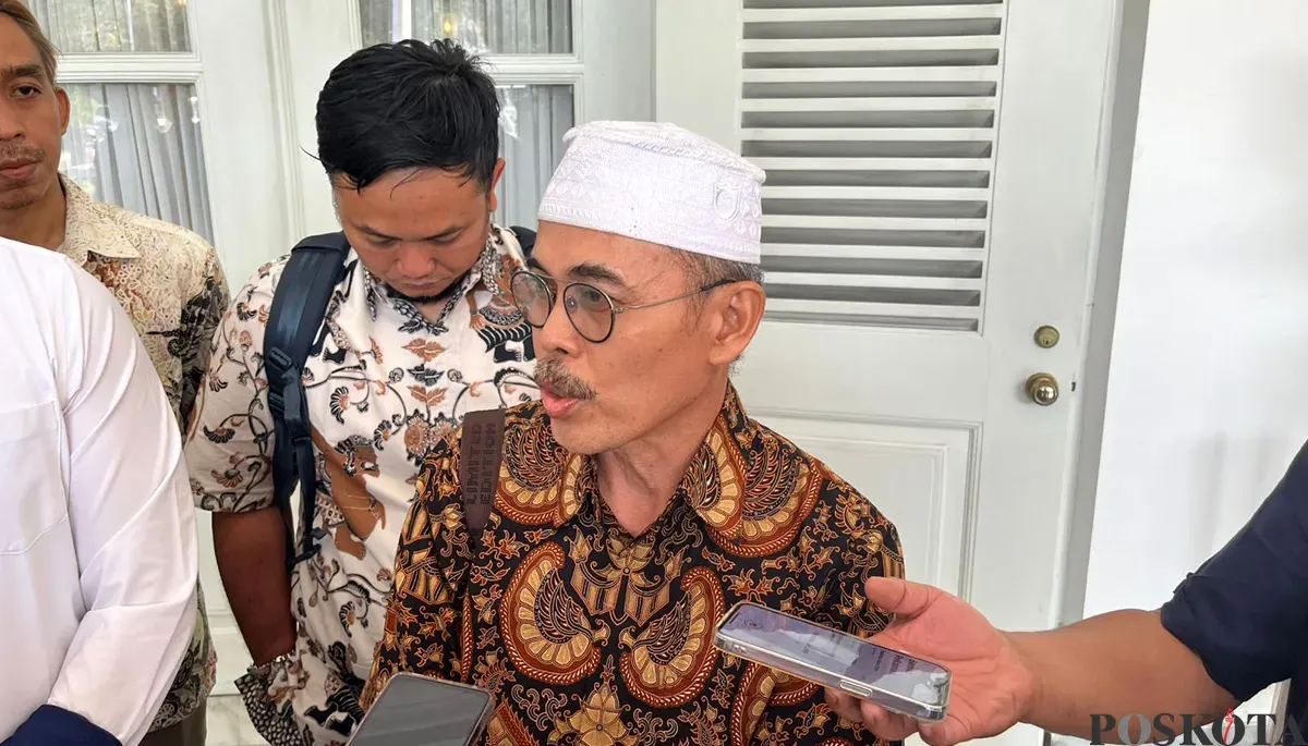 Ketua Himpunan Pedagang Pasar Pramuka, Efaldi di Balai Kota DKI Jakarta, Kamis, 9 Oktober 2025. (Sumber: POSKOTA | Foto: M Tegar Jihad)