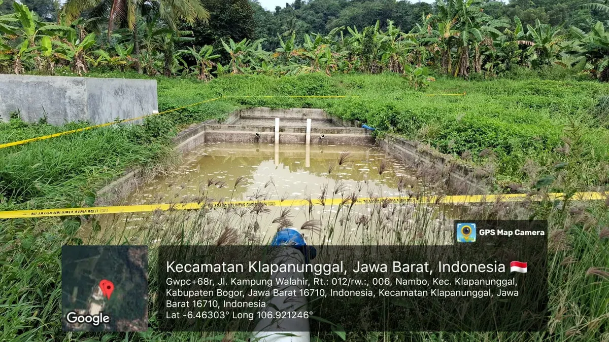 DLH Kabupaten Bogor menyegel pabrik pengolahan pakan ternak di Klapanunggal, Kabupaten Bogor. (Sumber: DLH Kabupaten Bogor)