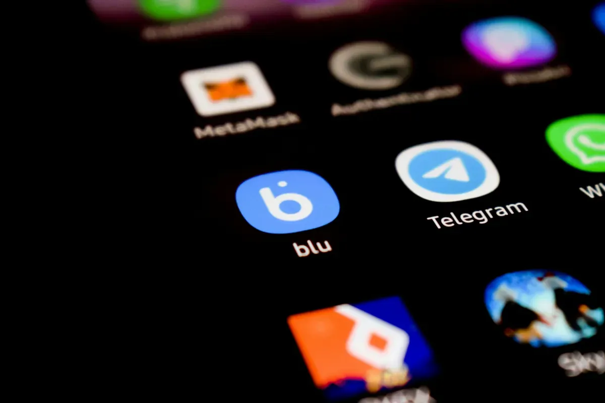 6 Tanda Akun Telegram Kamu Sedang Disadap (Sumber: Unsplash/lonely blue)